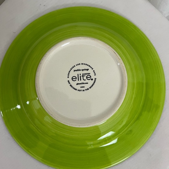 New Elite by Gibson Pueblo Spring  4 Piece Place Settings